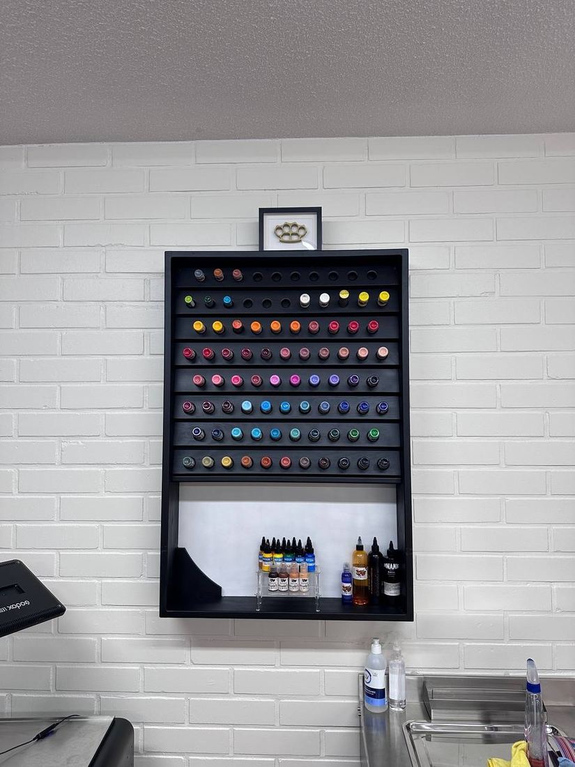 The tattoo studio in Salo
